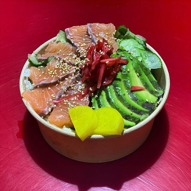 Friday night delight, come get this SALMON AVOCADO DONBURI @pergolalondon and @broadwaymarket 
Super fresh Scottish salmon and them creamy creamy avocardies

#sushi #donburi #paddington #westlondon #eastlondon #hackney #streetfood #scottishsalmon #sa