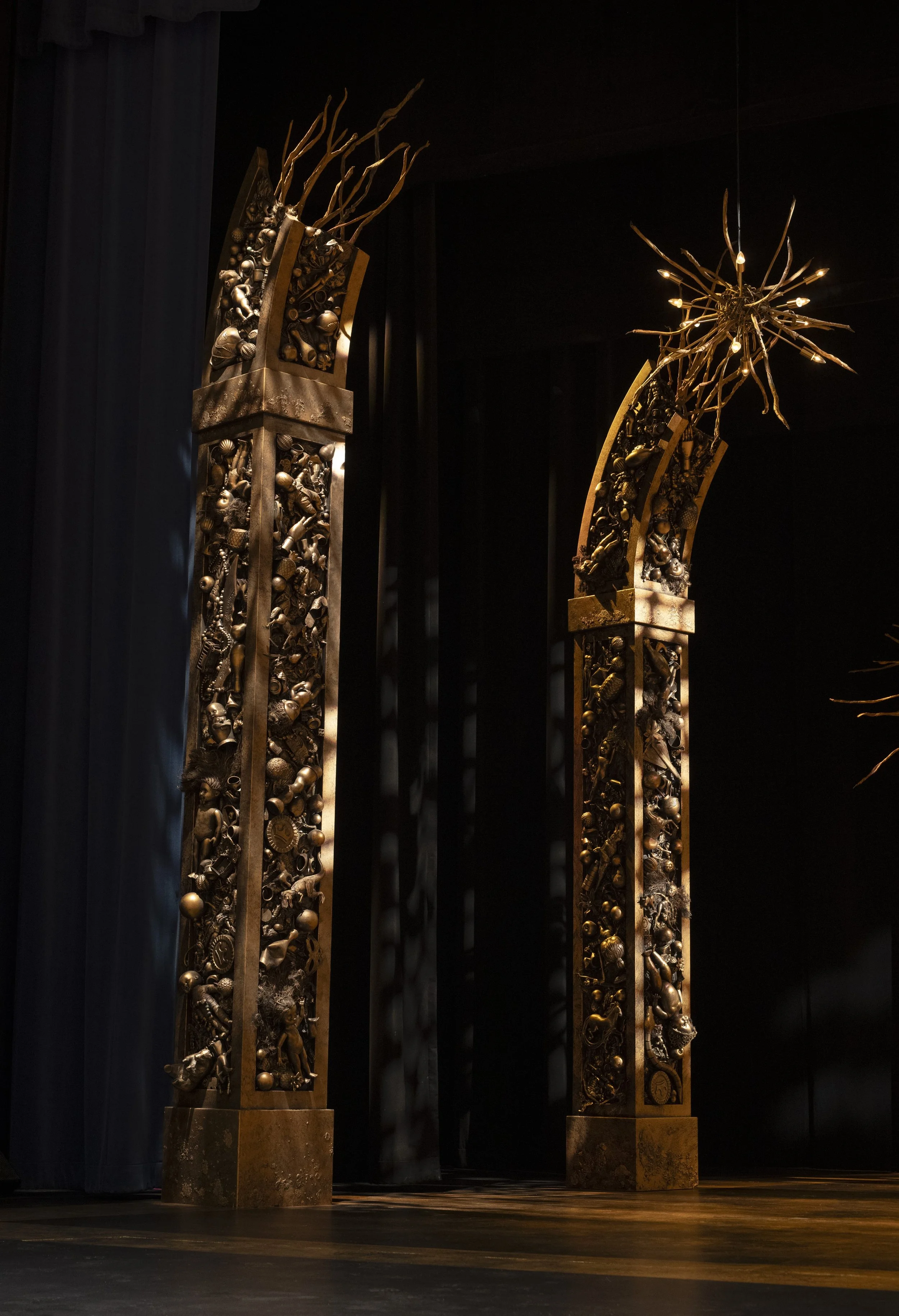 22 - Set by Narda McCarroll. Photo by David Cooper..jpeg