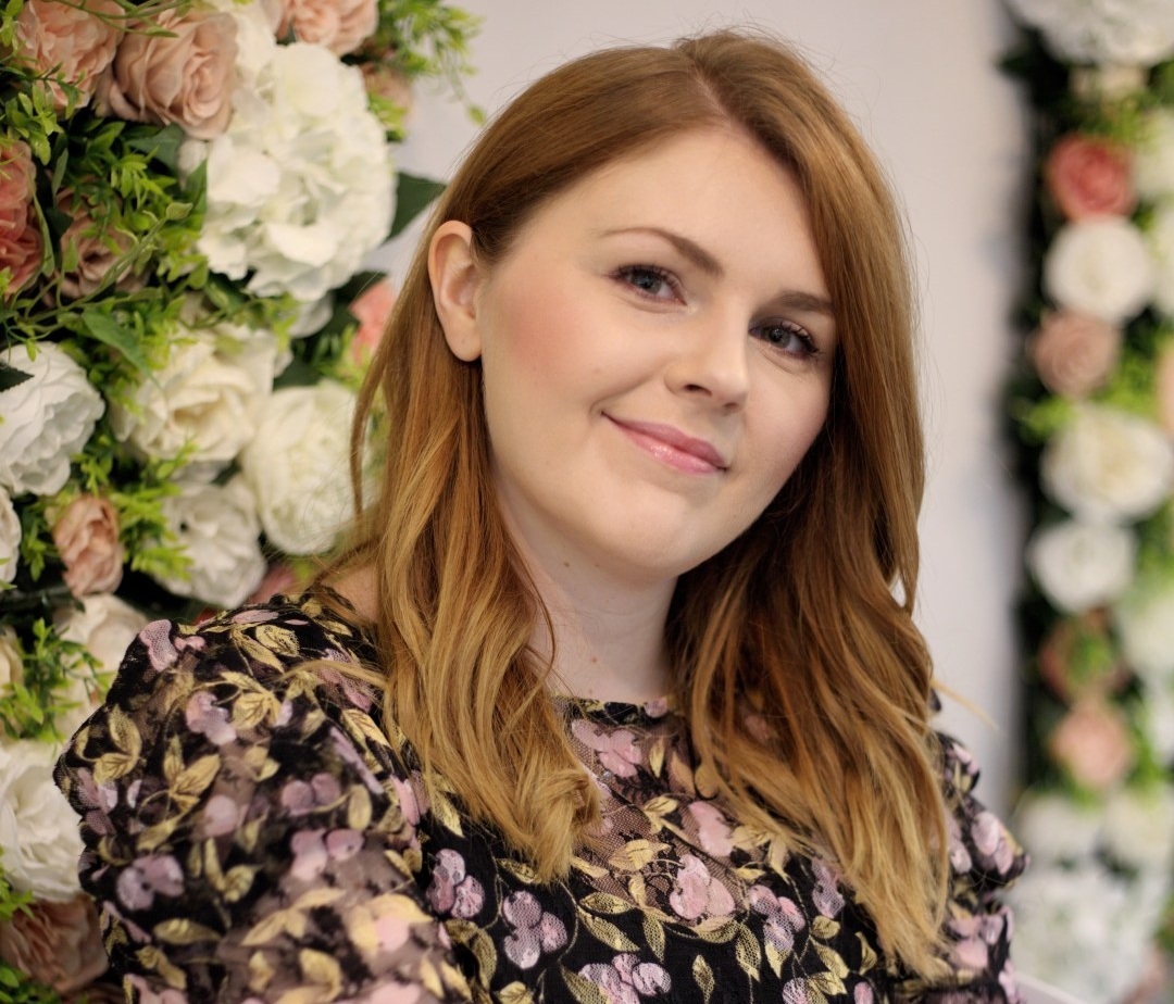 Fiona%2BThomas%2Bauthor.jpg