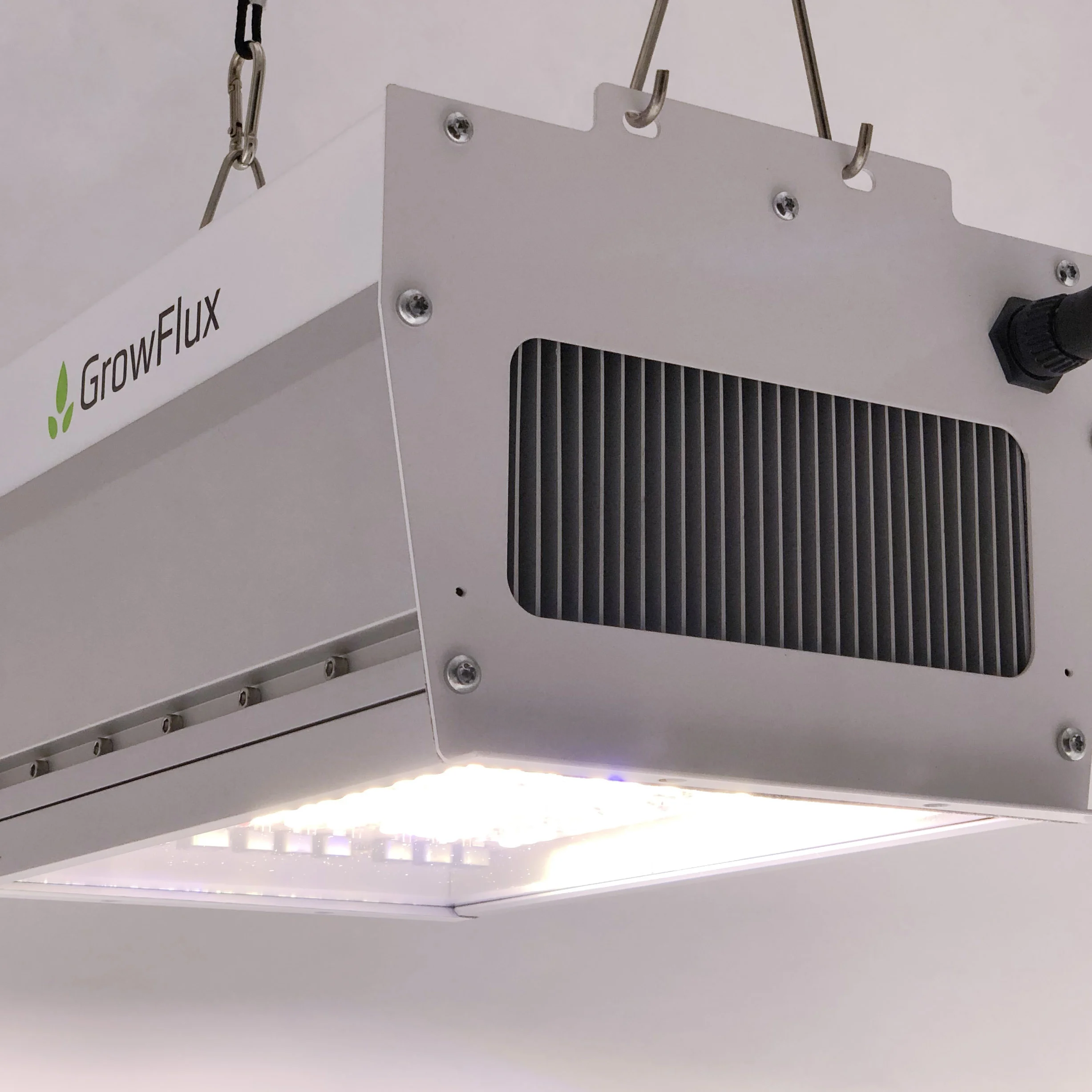 High visual acuity allows for inspection of crops due to the high color rendering index High proportion of blue photons promotes compact vegetative growth Far red light promotes biomass development