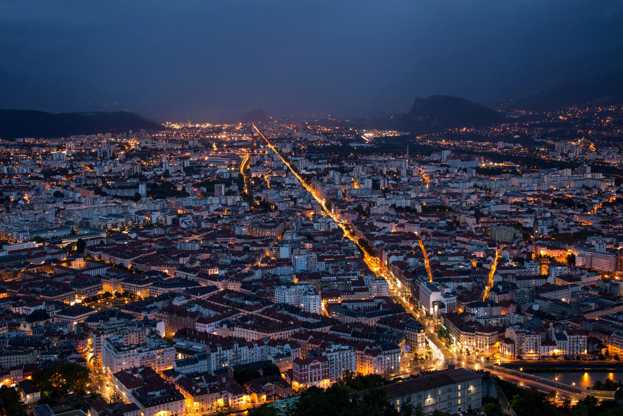 Grenoble de nuit