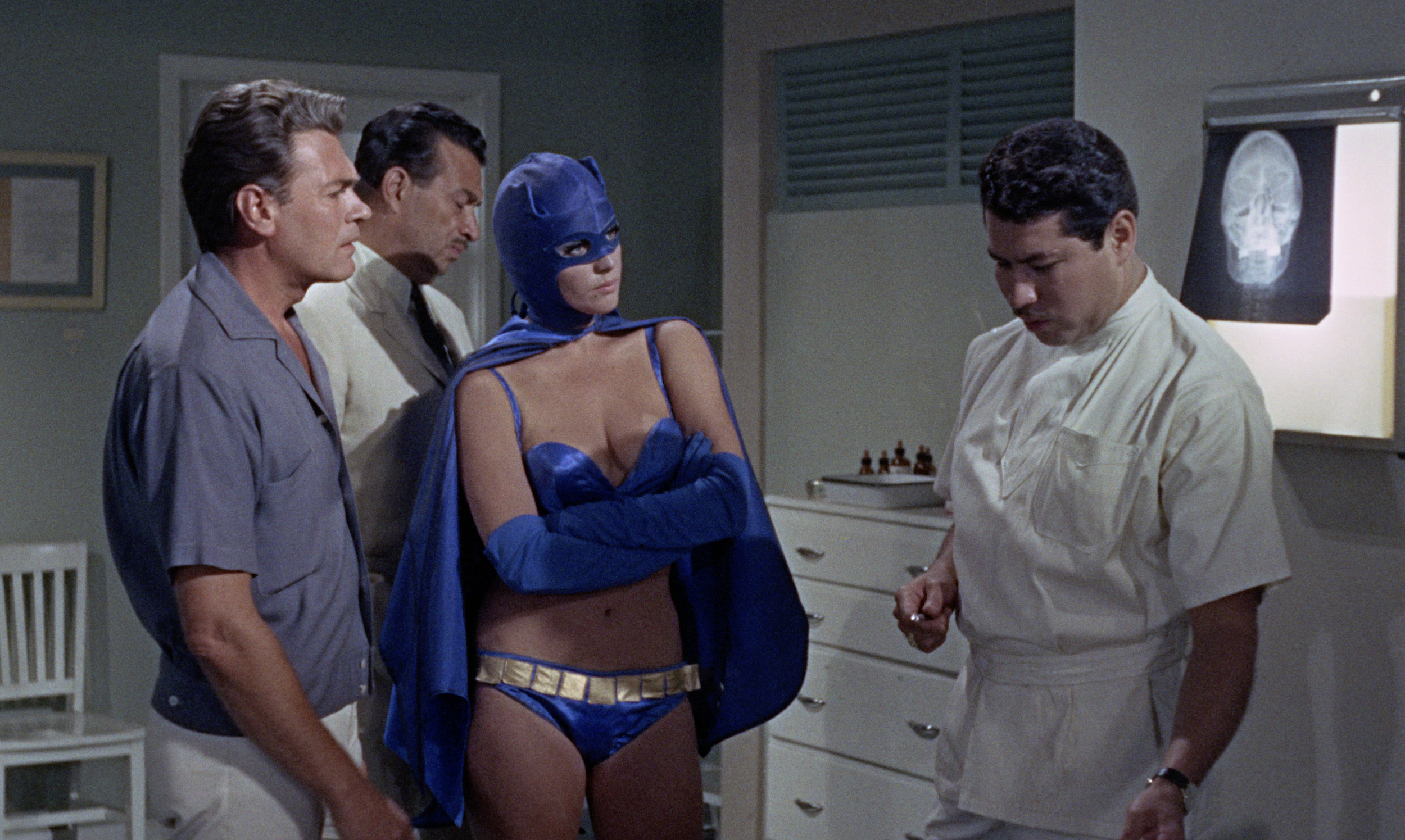 MAURA BATWOMAN.png