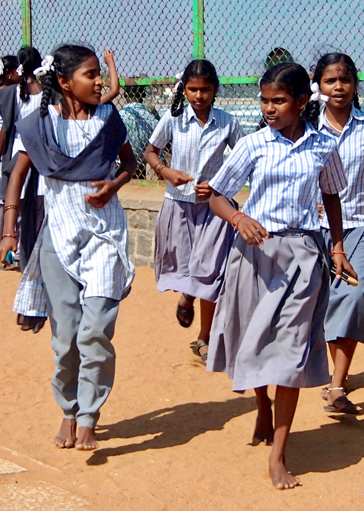 Sri lanka desi school girls
