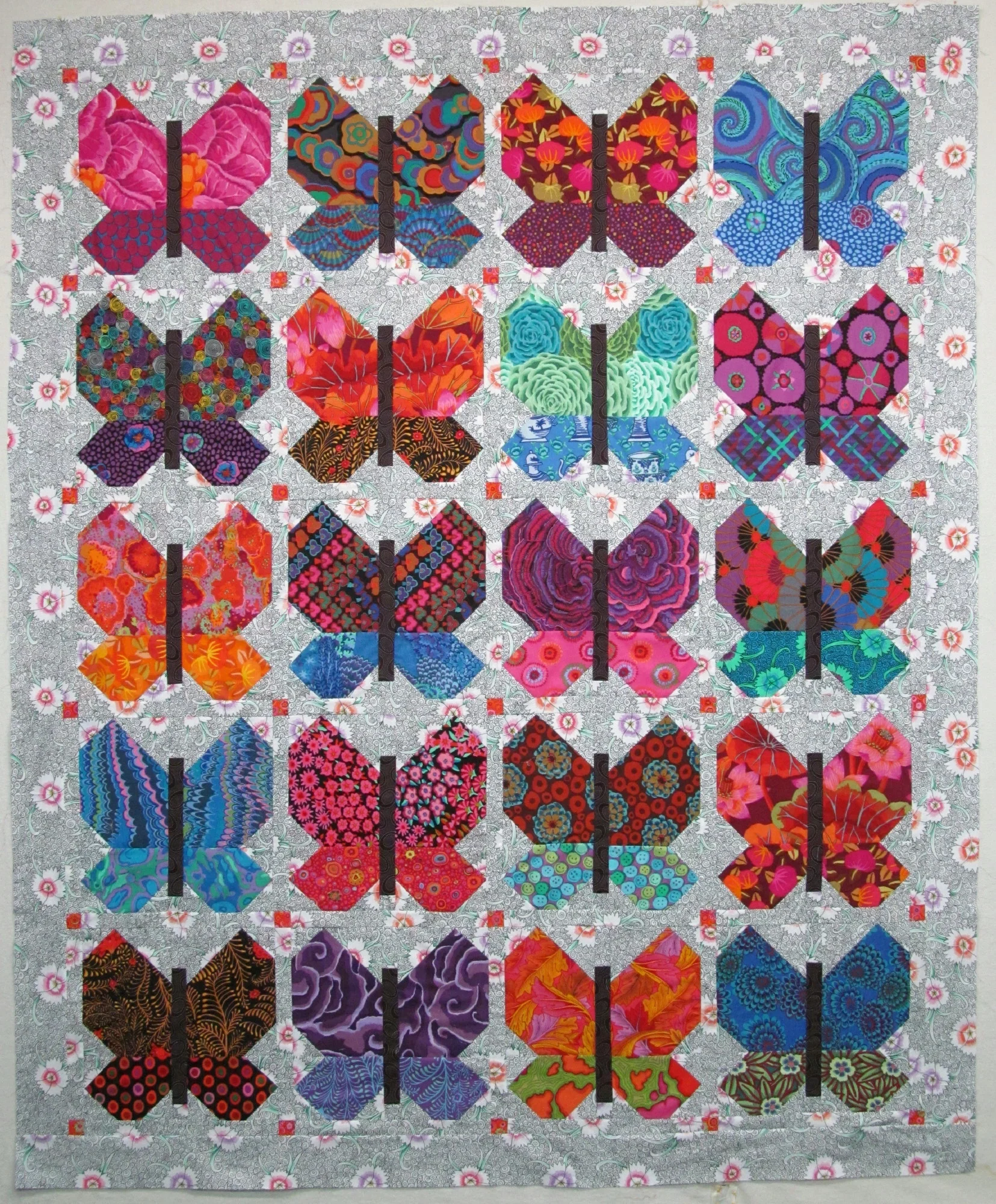butterfly quilt top border on.jpg