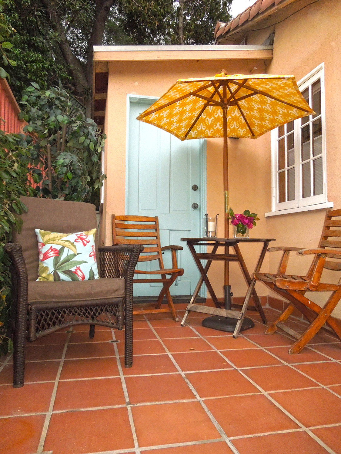 6_CH_Front_Porch_2_1500.jpg