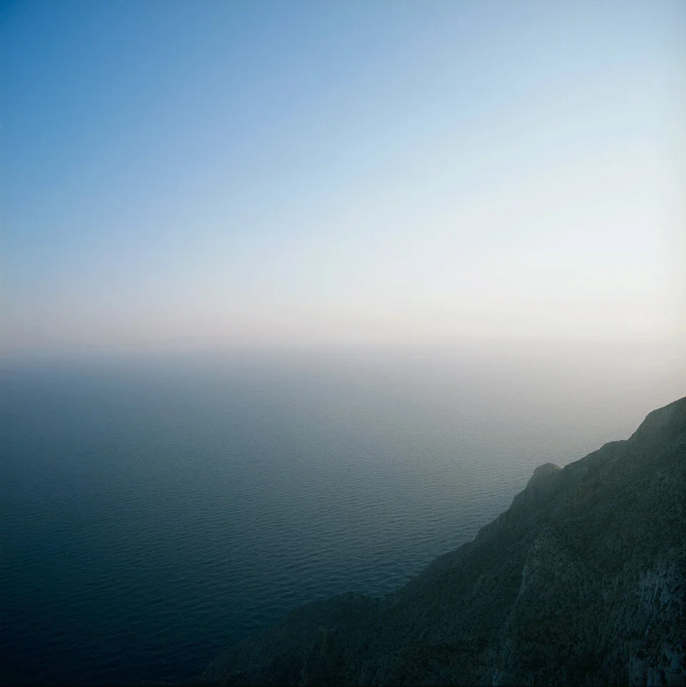 Rushing Air, Flooding Light