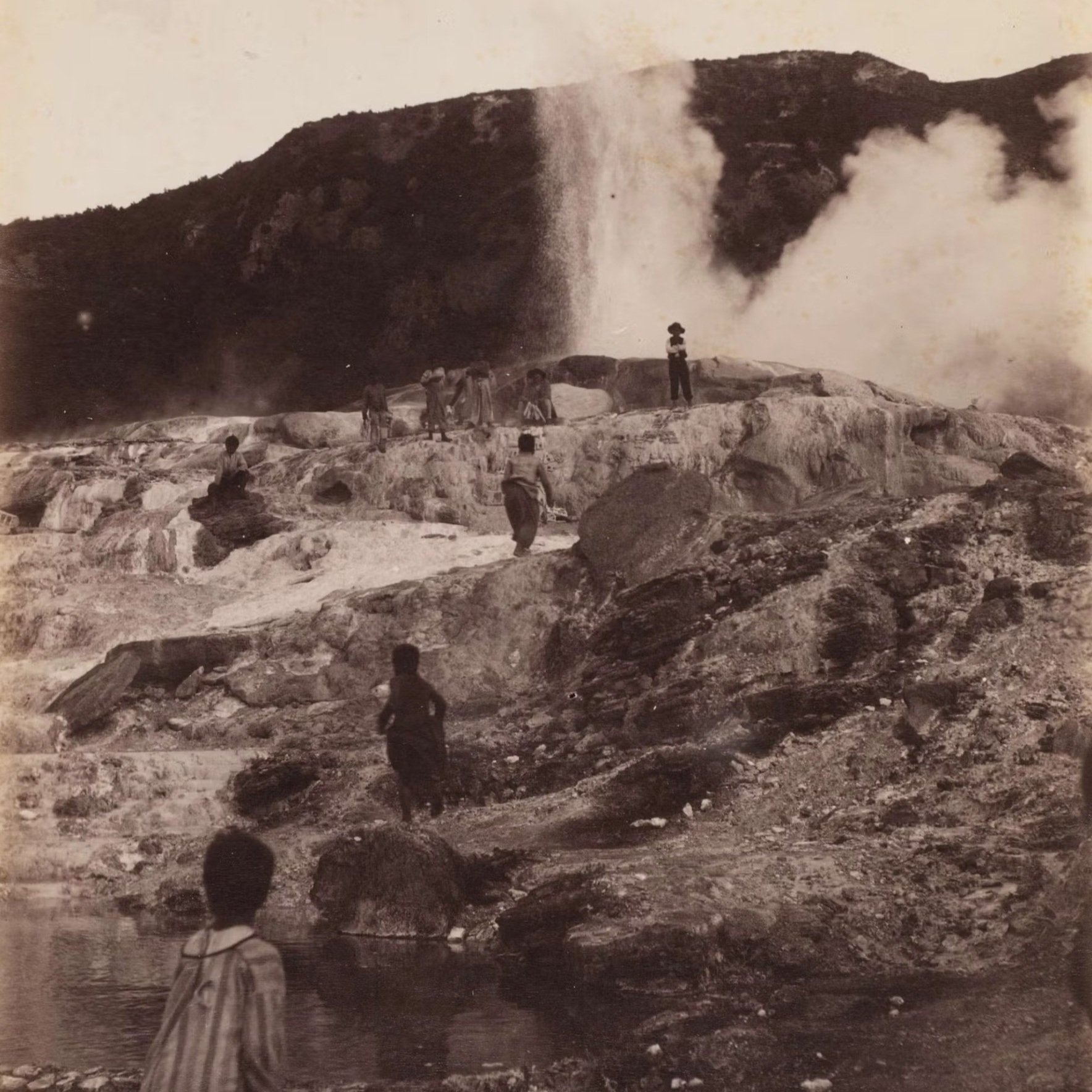 A Different Light: First Photographs of Aotearoa