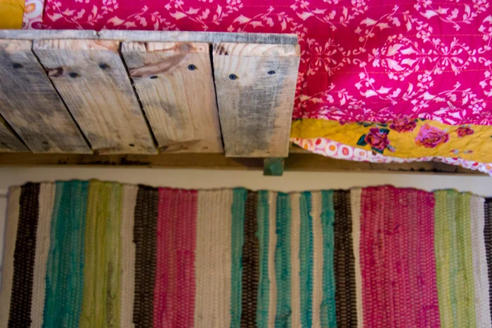 toddler-pallet-bed-03.jpg