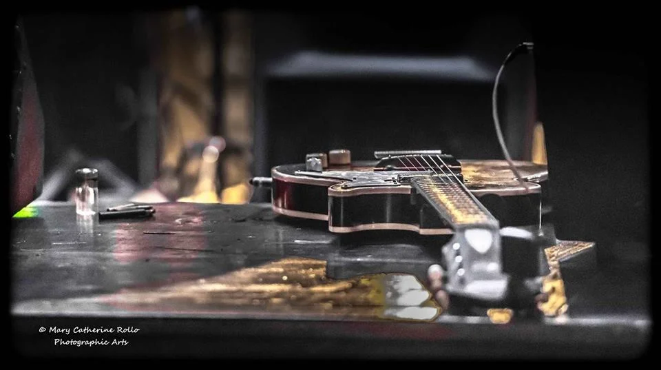 nothing finer than a '63 Harmony Stratotone