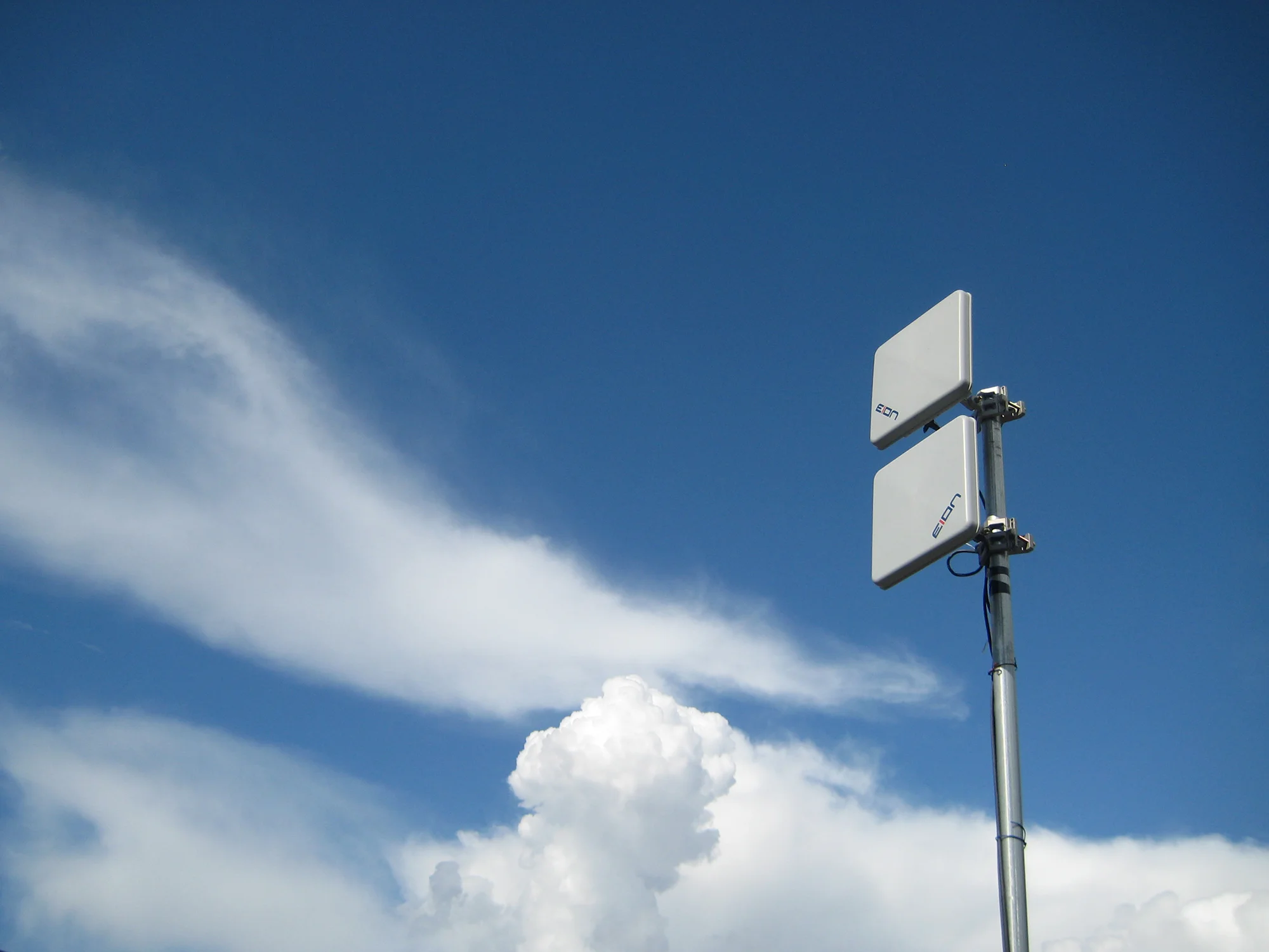 Intelligence in the Air (Richard Kelland, Flickr )