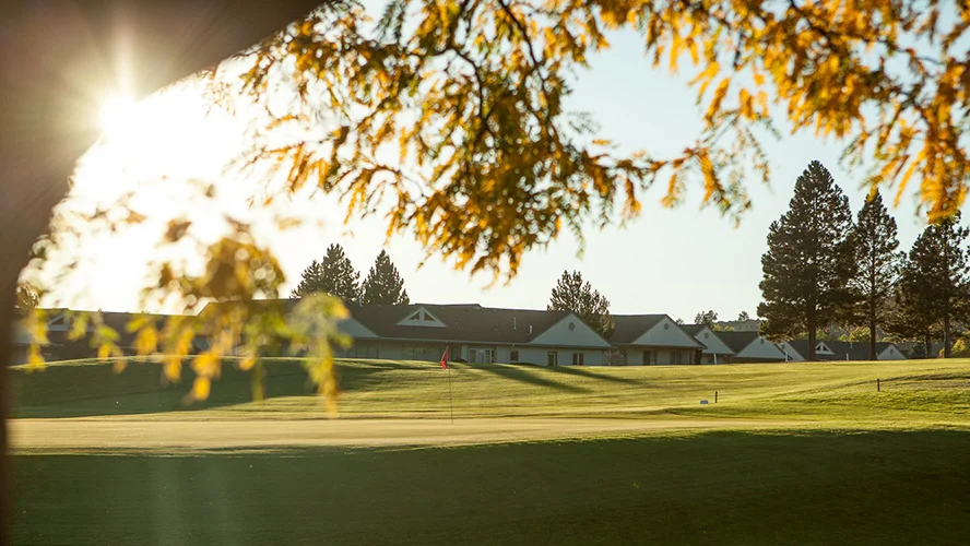 Shield Crest Golf Course (shieldcrestgc.com)