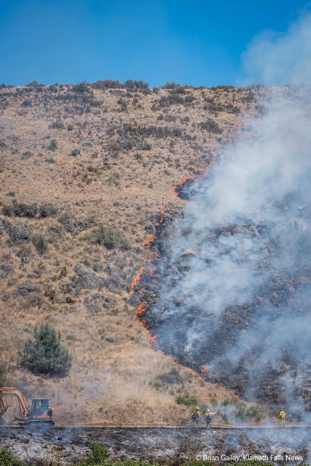 Link Trail Fire Burns Canyon and Conger Heights Park