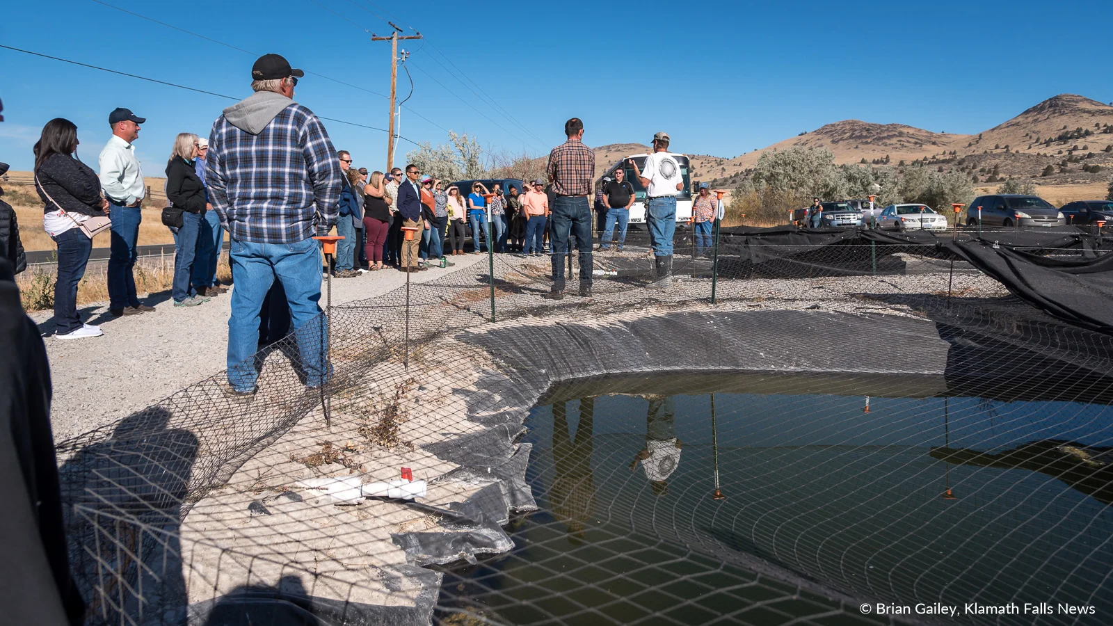 Attendees of the 2018 Klamath Water Users Association Fall Harvest Tour visit “Gone Fishing” a sucker fish rearing program in Klamath Falls, Oregon. September 27, 2018 (Brian Gailey)