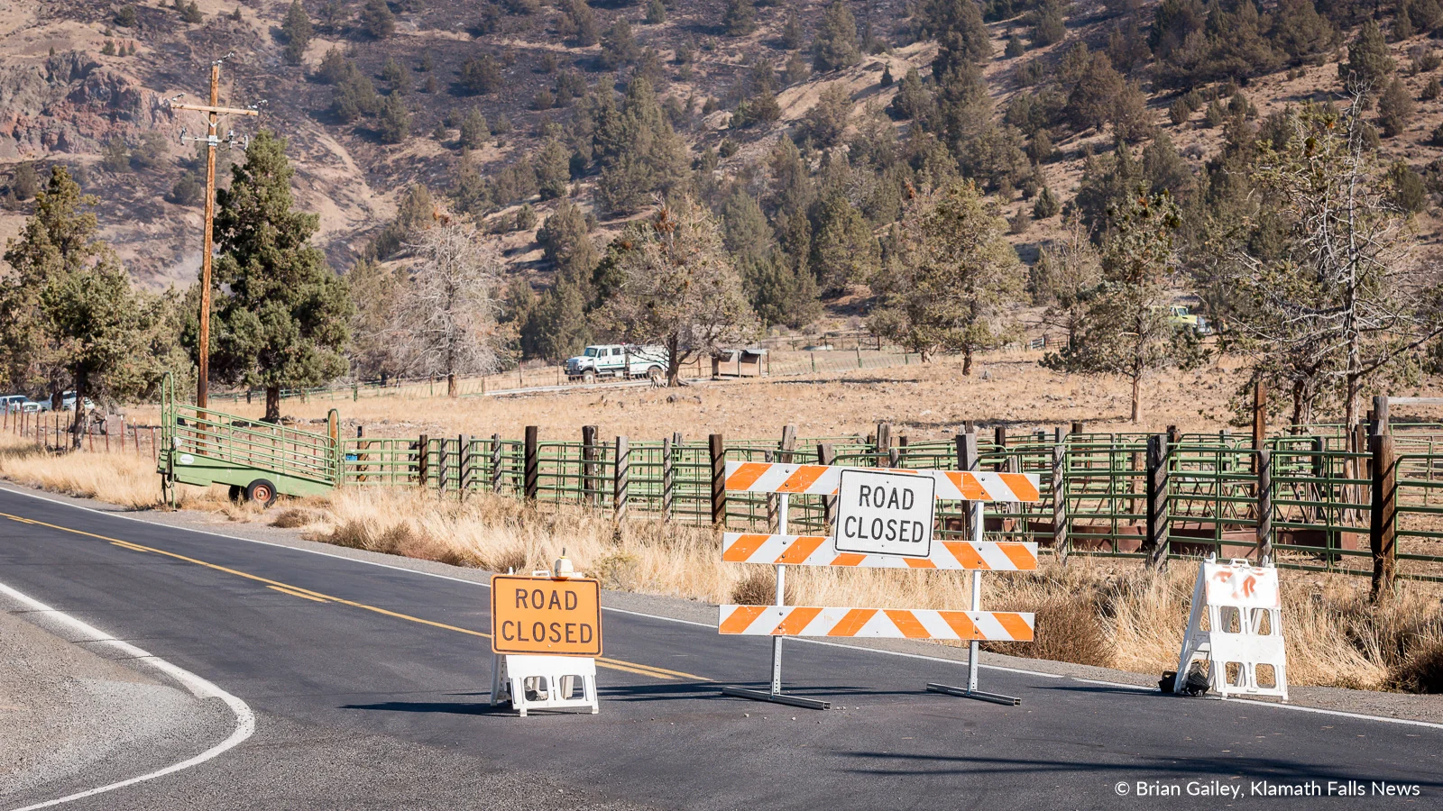 Hill Road is closed near the Stukel Fire. October 15, 2018 (Brian Gailey)