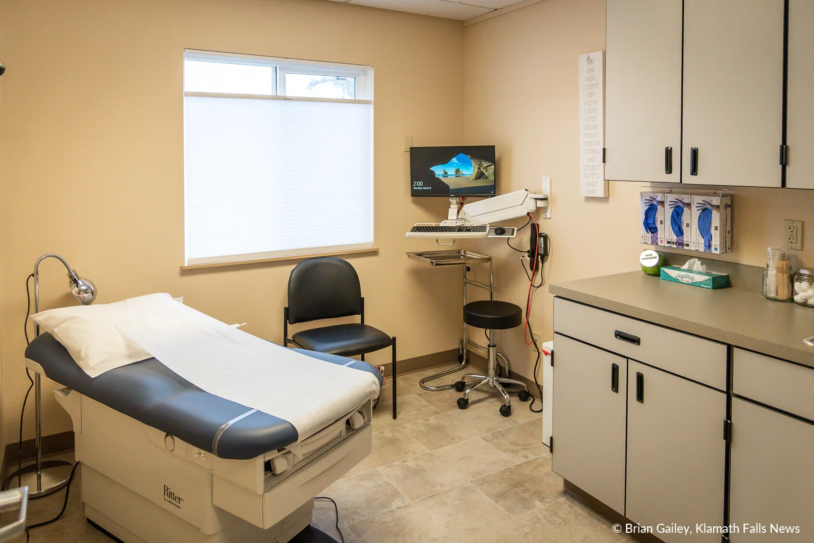 One of the three examination rooms at the new Student Health Center at Mazama High School. March 9, 2019 (Brian Gailey / Klamath Falls News)