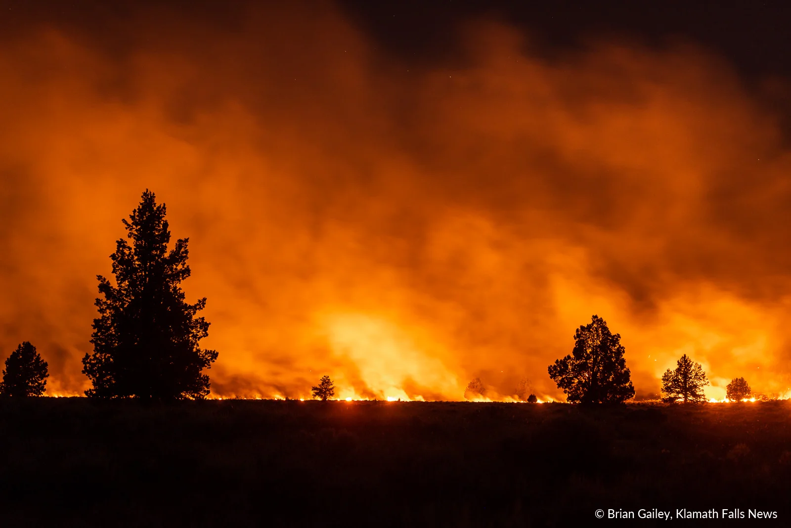 Tucker Fire 2,461 Acres and Growing