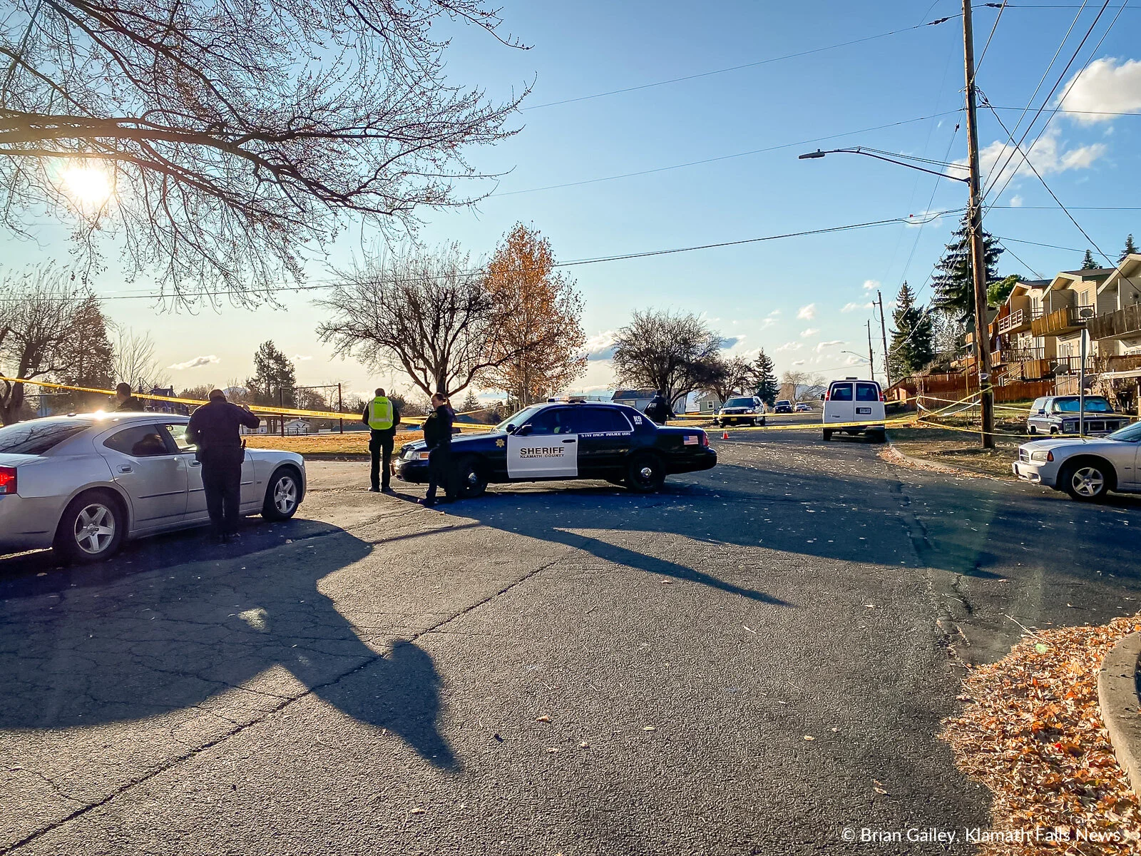 UPDATED Overnight shooting leaves 2 dead 1 injured