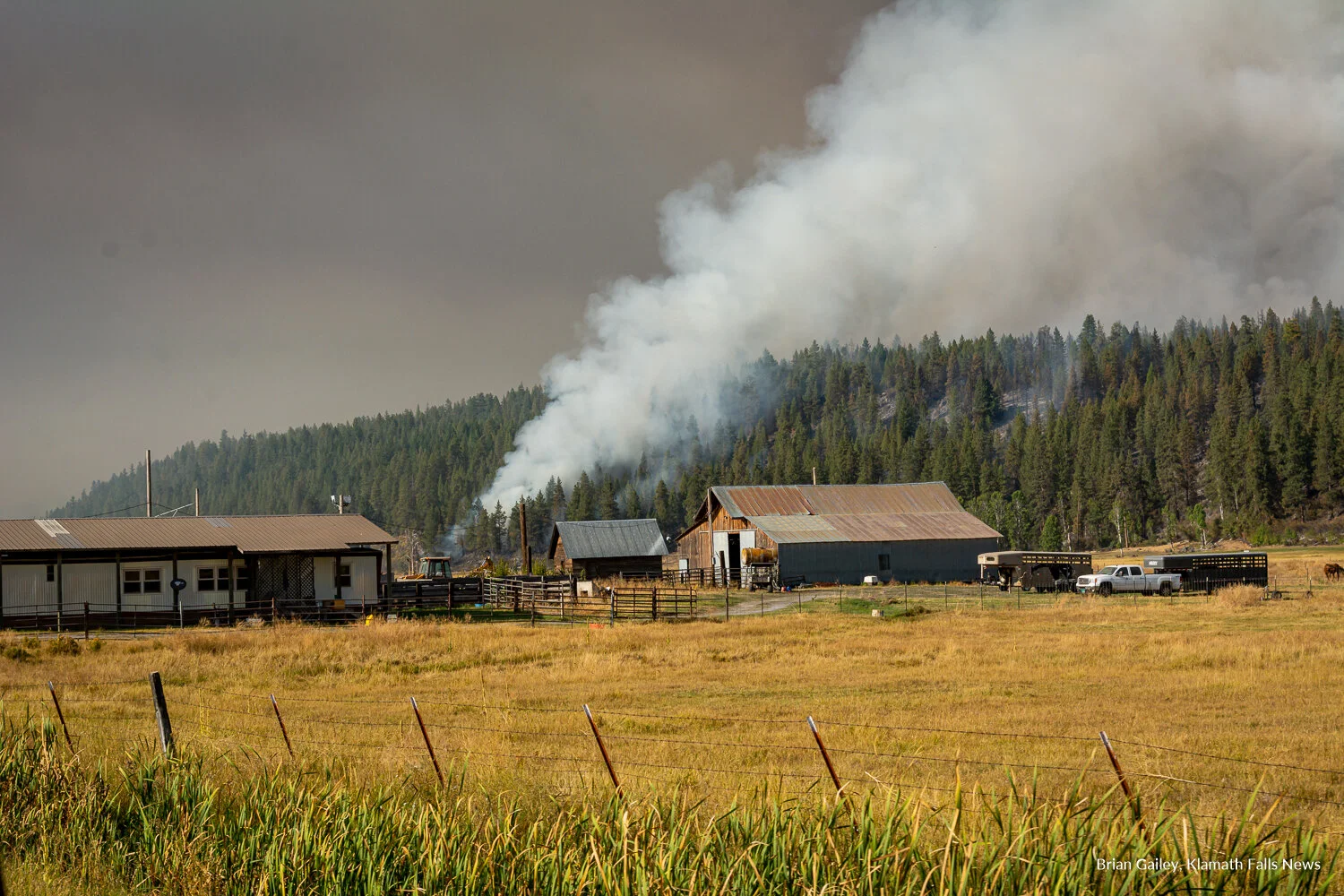 Smoke from the #242Fire is seen burining east of Highway 62 just north of the Klamath Fish Hatchery and Copeland Canyon. September 9, 2020 (Image by Brian Gailey / Klamath Falls News)