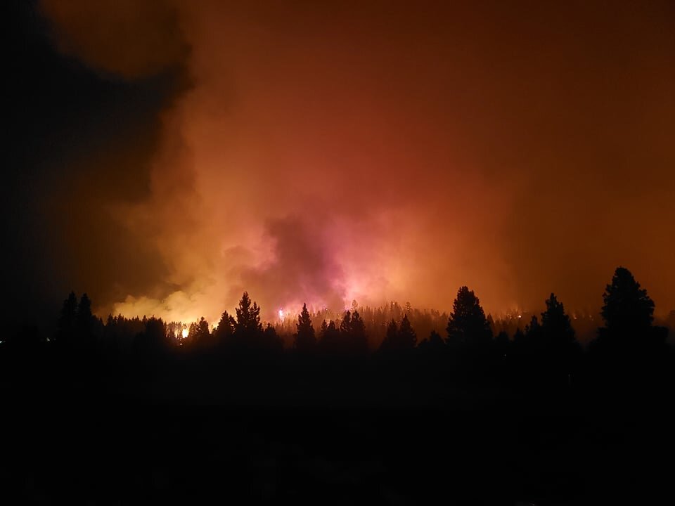  The lightning sparked Patton Meadow Fire burns 10 miles west of Lakeview, Oregon. (Image: Ryan Niemi) 