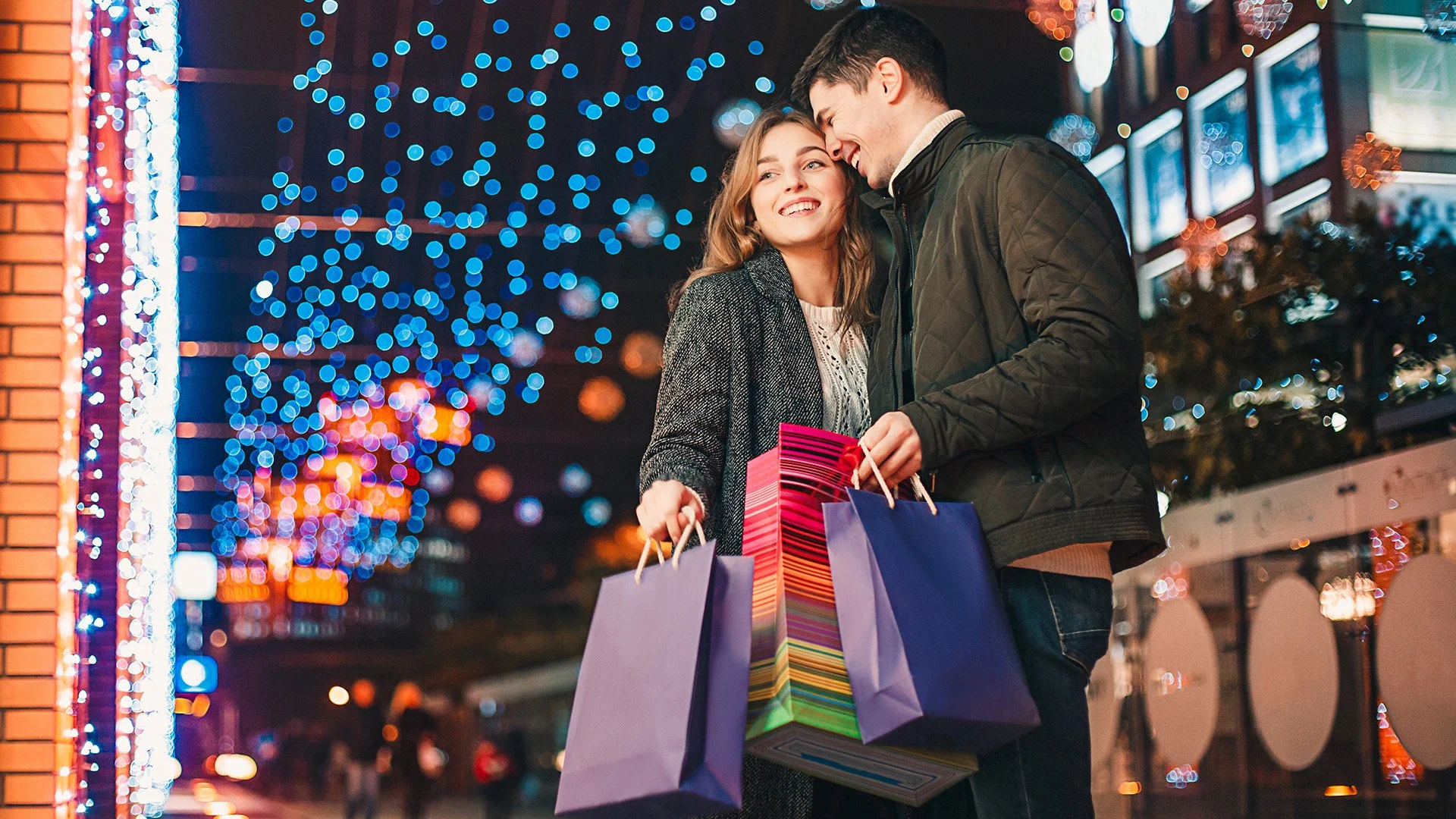 Holiday shopping season kicks off in Downtown Klamath Falls