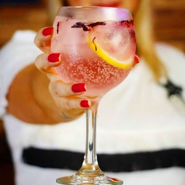 Join us at Sydney&rsquo;s most unique small bar 🍸✨
&ldquo;Gin &lsquo; O Clock&rdquo; from 4pm tomorrow - Gin, Cocktail &amp; Drinks Specials &lsquo;till late #happyhour #ginoclockisback #gin tonic #iceandaslice #drinks #wine #din&eacute;