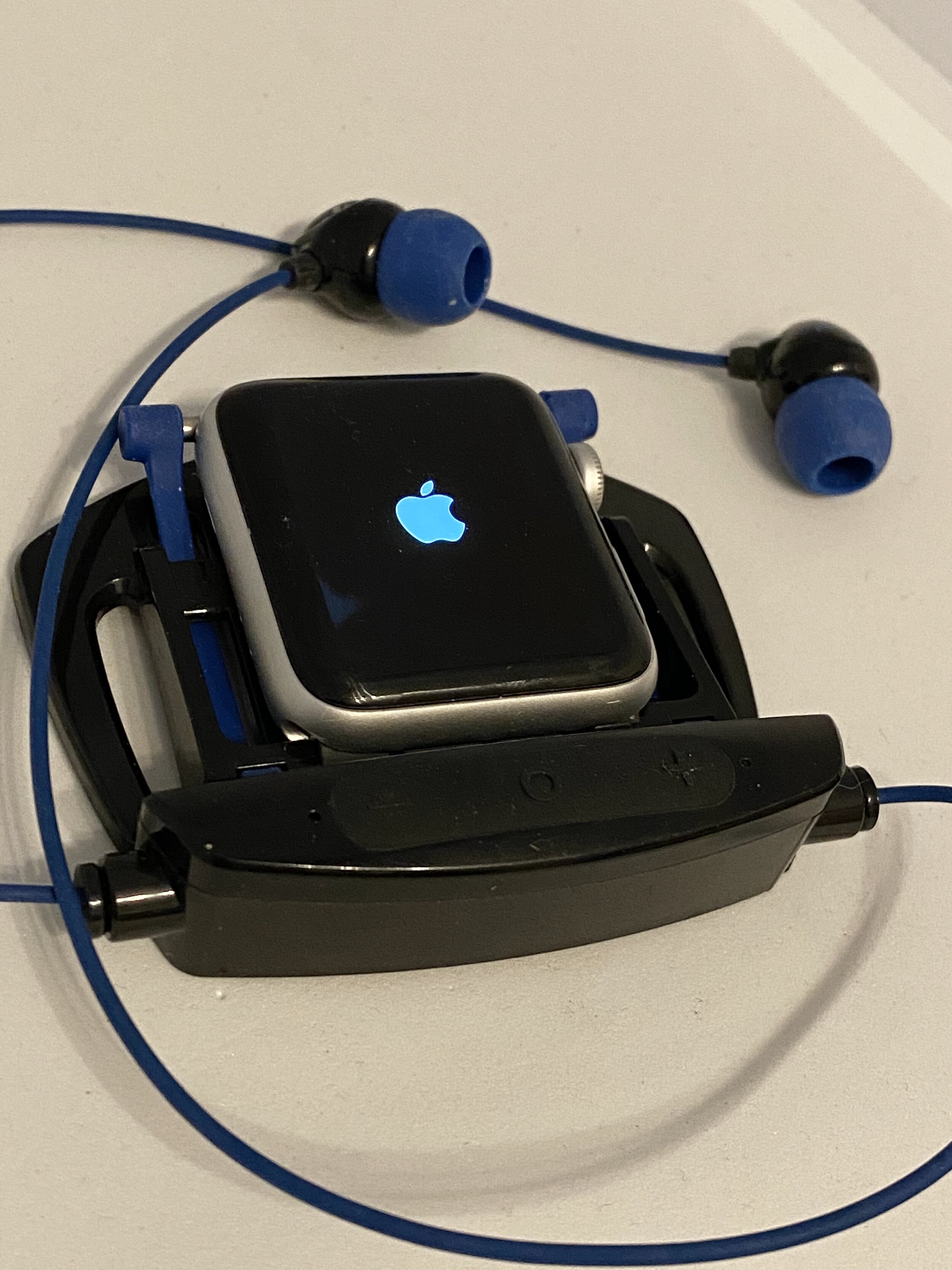 apple watch swimming headphones