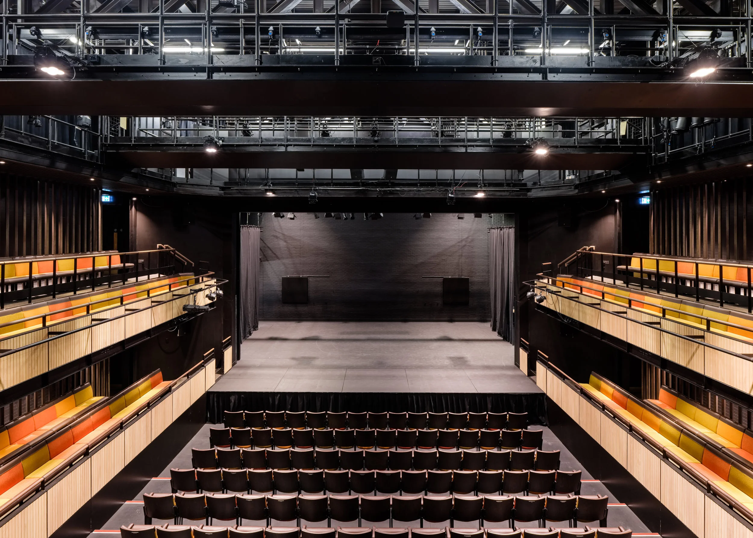 Fred+Howarth+Photography_Perse+Schol+Performing+Arts+Centre_21.jpg