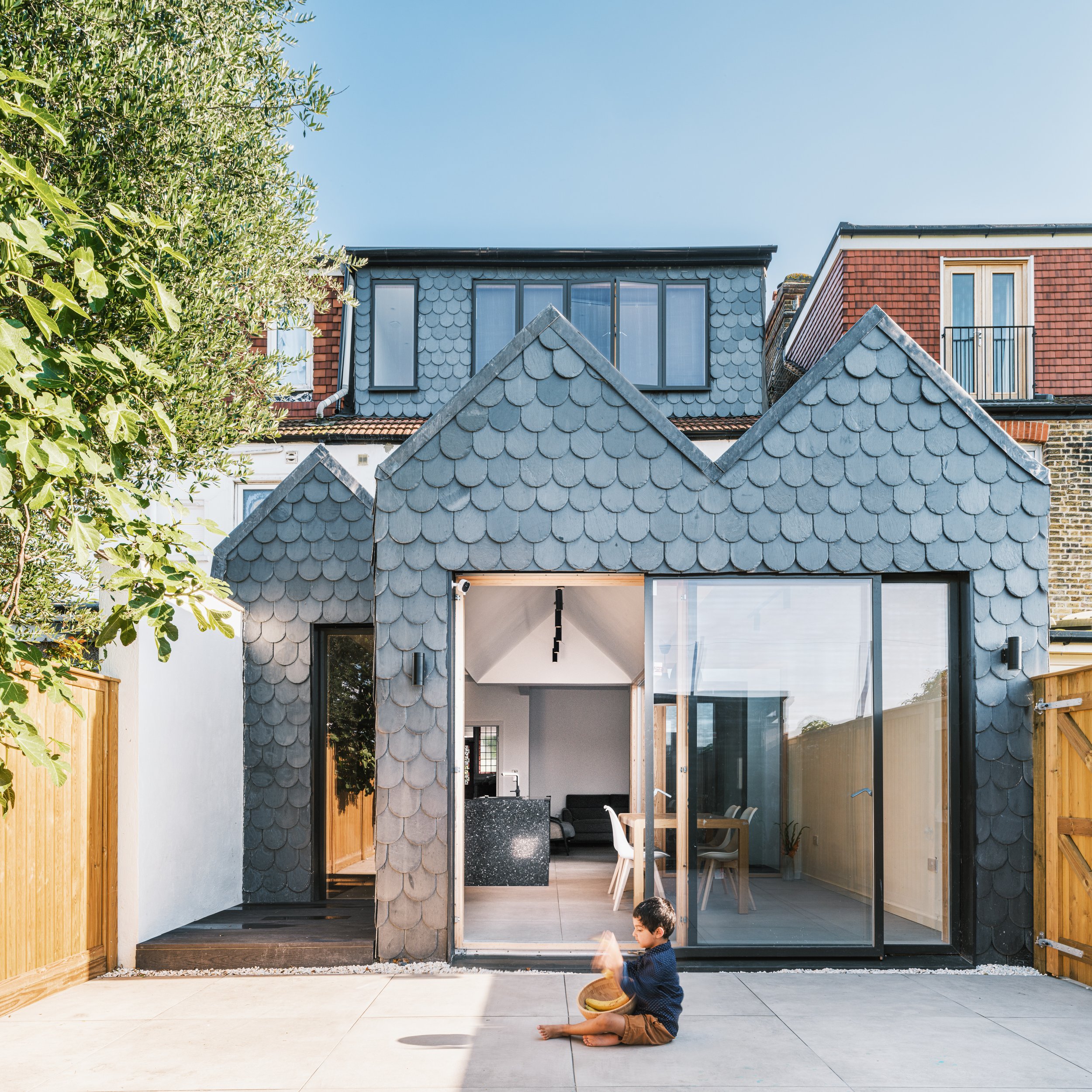 Fred+Howarth+Photography_Three+Pitched+Roofs+House_05.jpg
