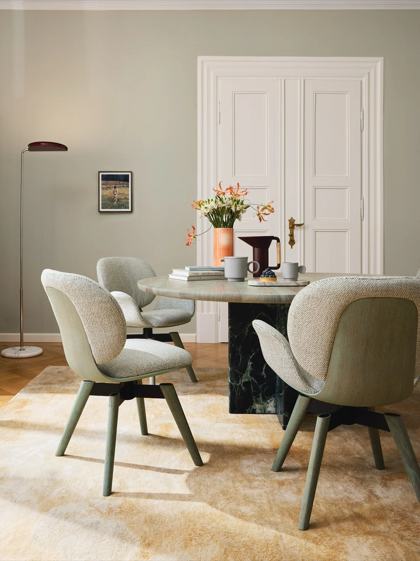 @schottenhansen, the renowned German timber manufacturer and specialist in naturally coloured wood surfaces and finishes, announces partnerships with fellow German furniture brands @freifrau_manufaktur and @januamoebel. 
 
Schotten &amp; Hansen broug