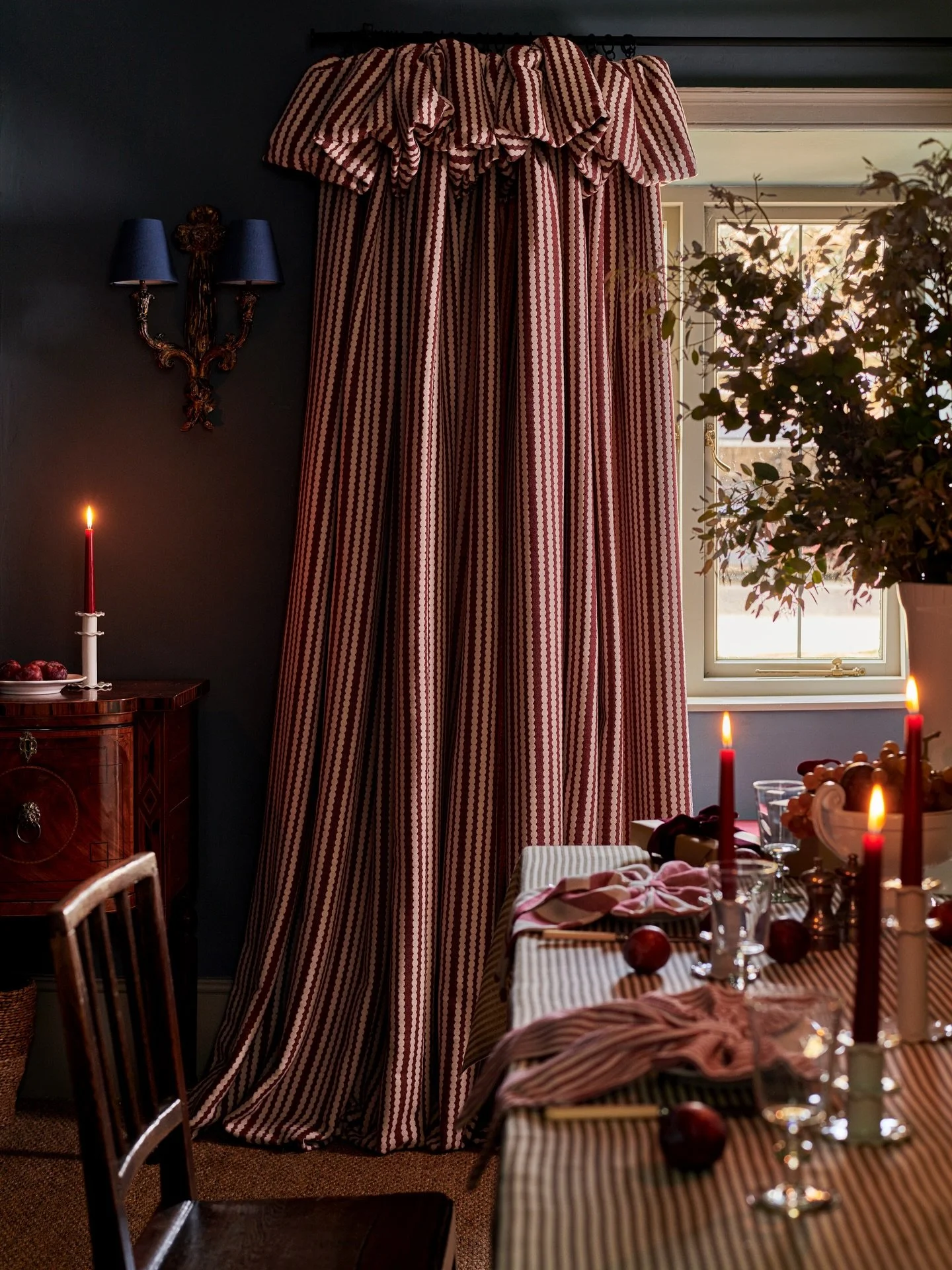 @torimurphytextiles 2025 festive collection brings warmth and personal touches to the heart of the home. 

From Aga toppers and woven wool blankets to playful decorative tabletop accents, the range is designed to celebrate tradition and togethernes