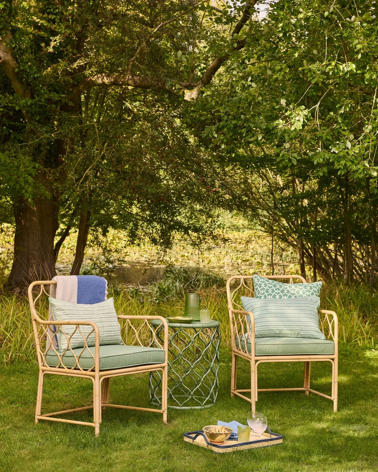 New for Spring, @birdiefortescue&rsquo;s Curato Garden Dining Collection brings elegance outdoors with its lightweight, rattan-inspired design.
 
Layer with the vibrant Lotus, Patti and Ogee Outdoor Cushions, or elevate your garden tablescaping with 