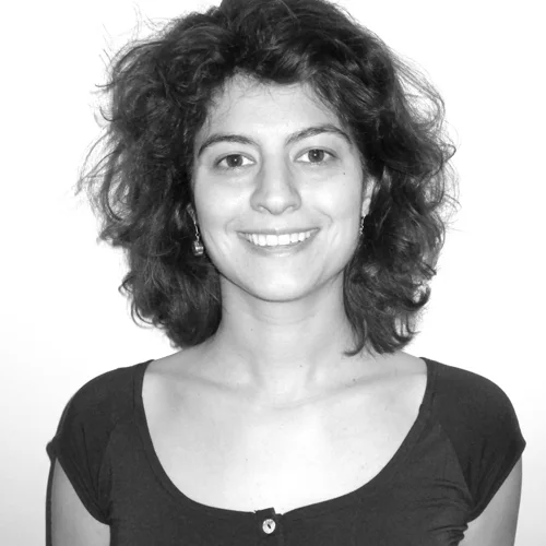 ROSA VAN GIESSEN Amsterdam Team Gardens, Consultations, Children, Bike tours While writing a thesis on urban agriculture during her political science studies, Rosa became infected (and slightly obsessed) with the idea of growing her own food. After finishing an internship at a community garden in Amsterdam, she followed a year-long Permaculture Design Course with Fransjan de Waard in 2013. She started a community garden in the centre of Amsterdam together with two other women, and in the years that followed she taught courses and workshops about edible gardening and a variety of related topics such as foraging and eating from the wild. The past year she dug even deeper, and traveled around the world to work and live in several important permaculture projects, including Plants for a Future and the Balkan Ecology Project. She even lived completely self-sufficiently together with her big hero and writer Nikki van Schyndel on the rugged west coast of Canada. Rosa believes that letting people grow their own food is the best way to reconnect humanity with nature, which is the most important challenge we now face. She designs edible gardens, plants them up, gives professional garden advice and teaches workshops and courses - all with great passion! Contact Rosa: rosa@cityplot.org