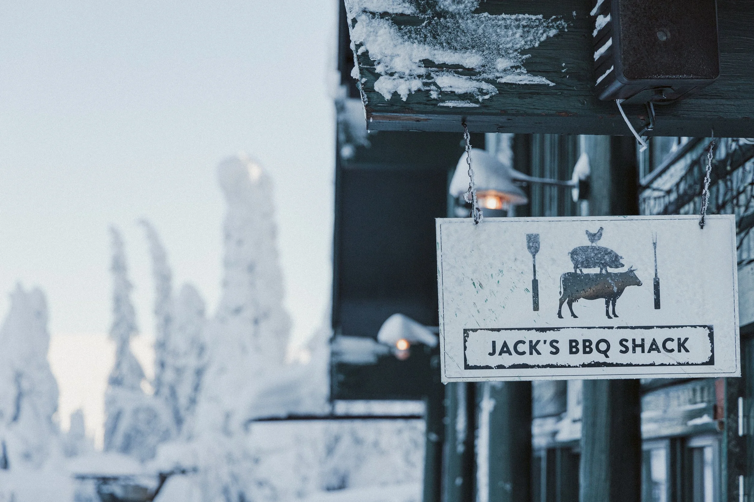 JACK'S BBQ SHACK Enjoy delicious dishes from our BBQ smoker 