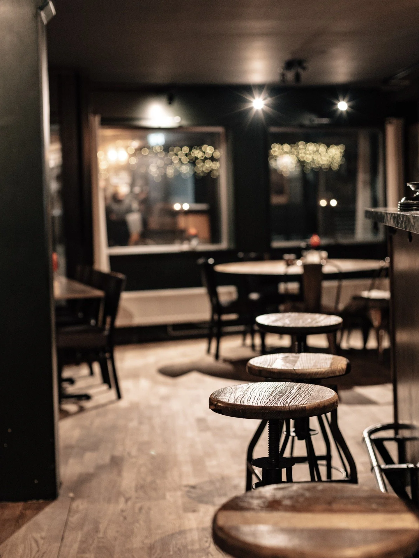 Nu sl&aring;r v&aring;r &auml;lskade kvarterskrog Leffes upp portarna f&ouml;r s&auml;songen. Klockan 17.00 &ouml;ppnar vi idag och har sen &ouml;ppet alla dagar 17.00-23.00. Precis som alltid serverar vi hamburgare, pizza och favoriter f&ouml;r hela