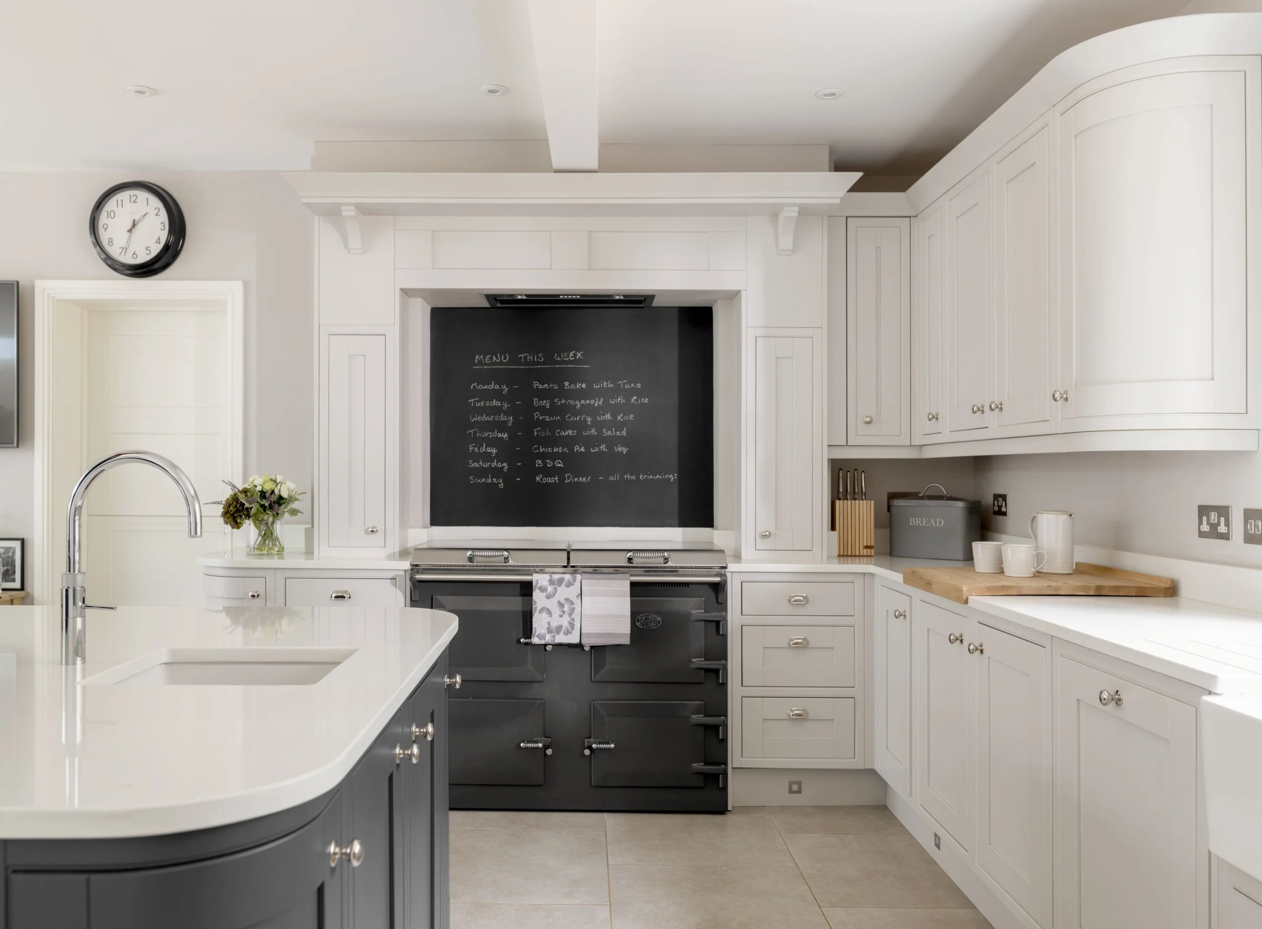 Harwood Farnham House Main Image 3 plunger down-large.jpg