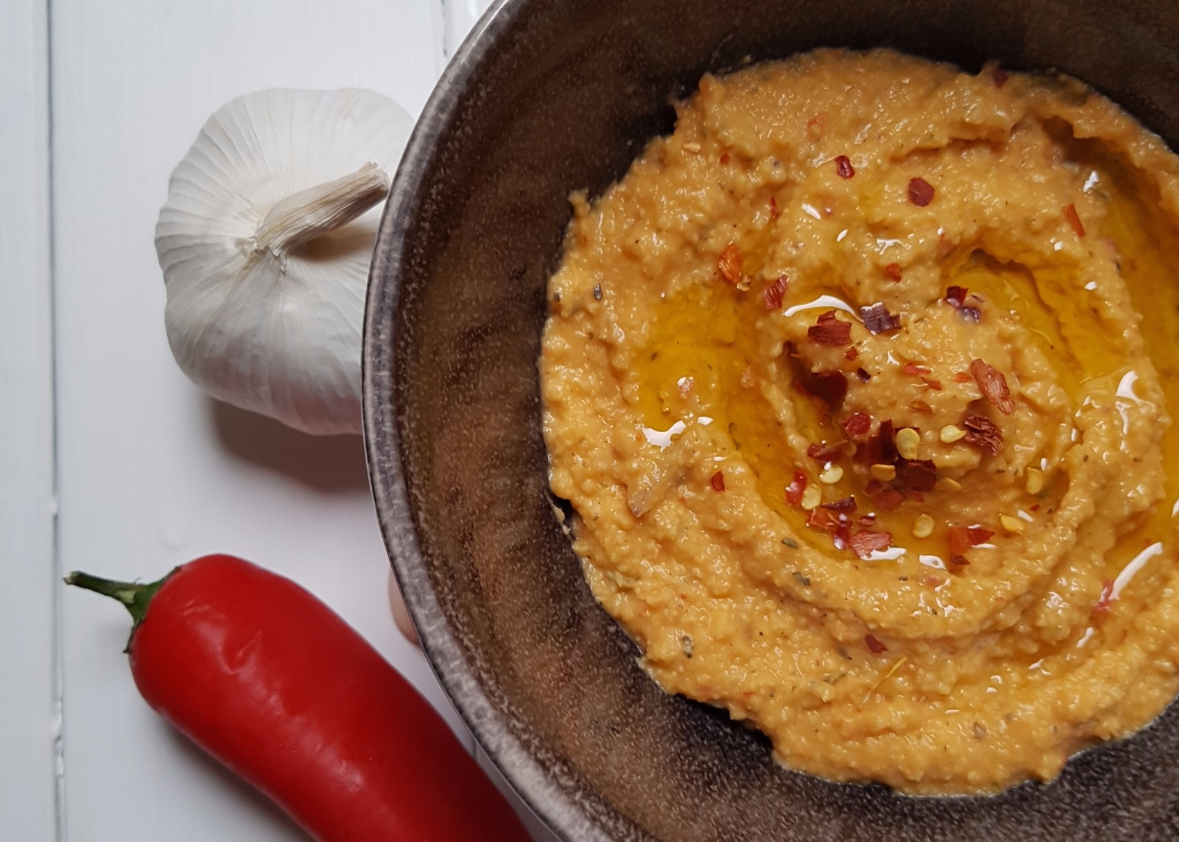 spicy red chilli hummus.jpg