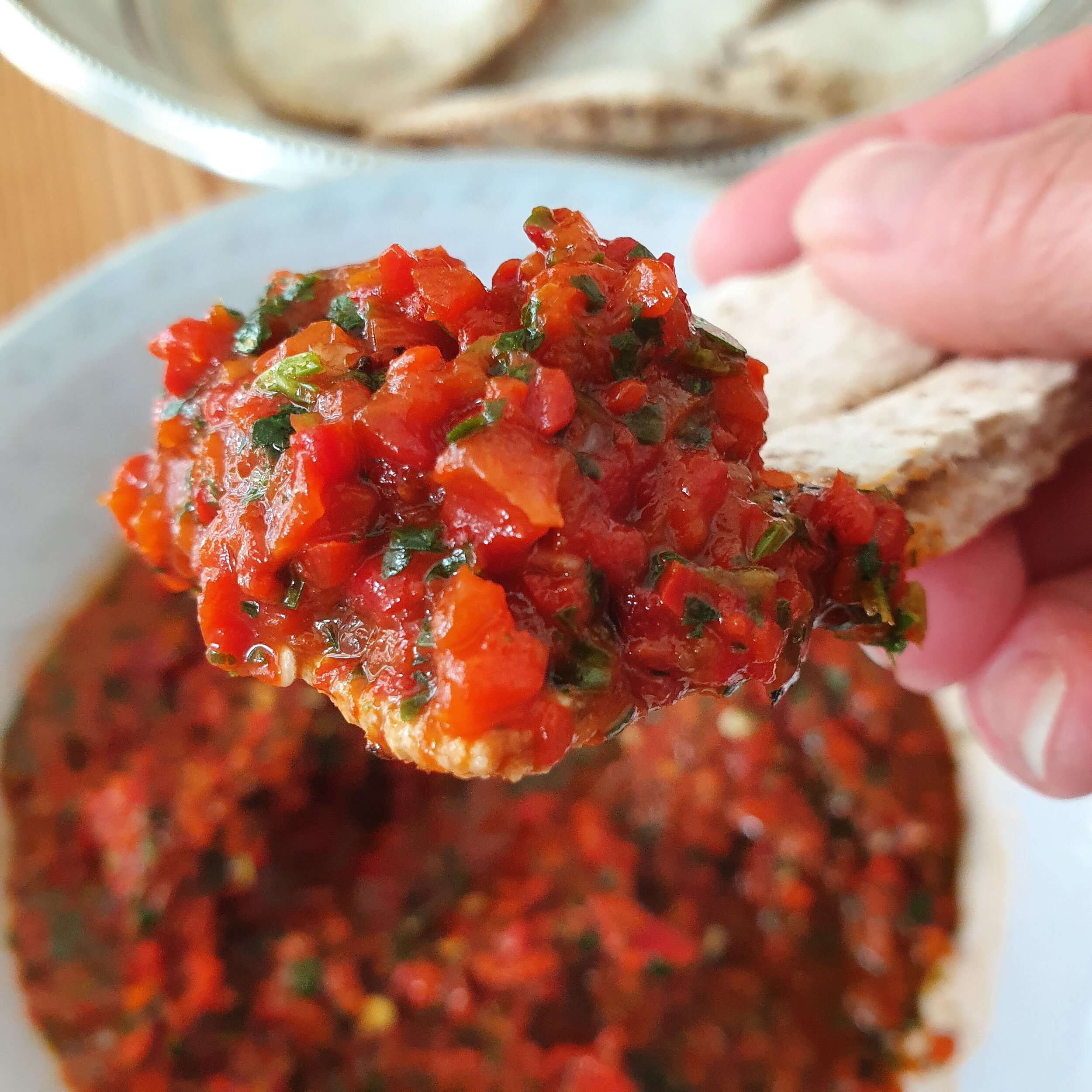 https://www.whatseatingher.co.uk/sauce-and-dips/red-pepper-and-chilli-sauce