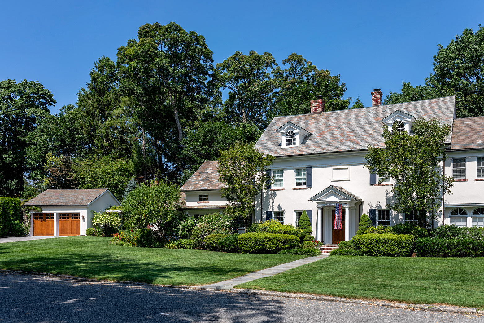 Manor Classic Colonial Renovation and refresh — RRBuilders — Custom building — Luxury homes