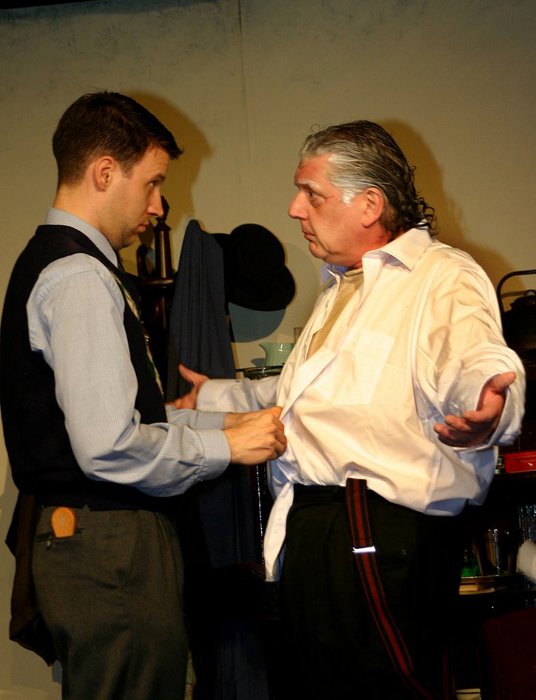2006TheDresser23.jpg