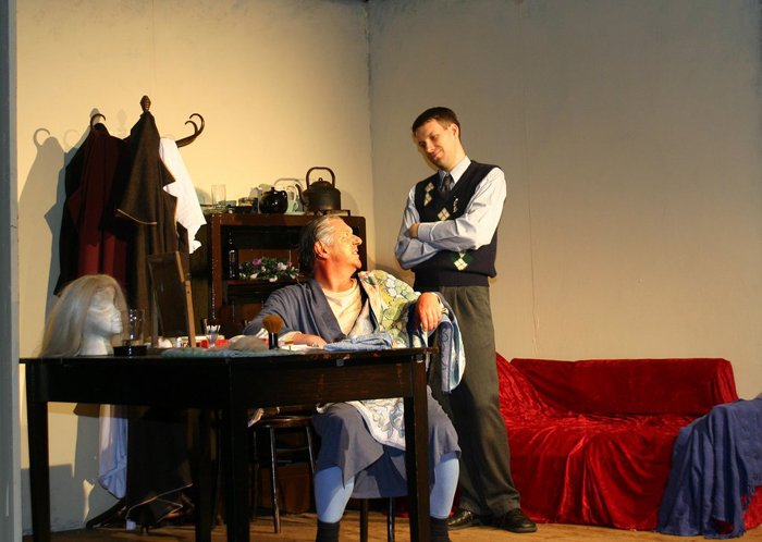 2006TheDresser26.jpg