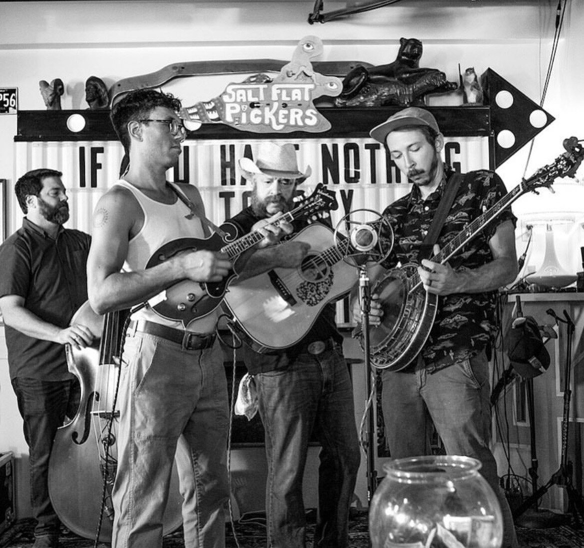 Happy Bluegrass First Friday! ⭐

Join us in the courtyard tonight for a night of live music and low country bluegrass! From 6-9PM the @saltflatpickers will take the Acoustic Altar. PLUS, we'll have $2 lattes and Lone Star Beers. It's a Friday night y