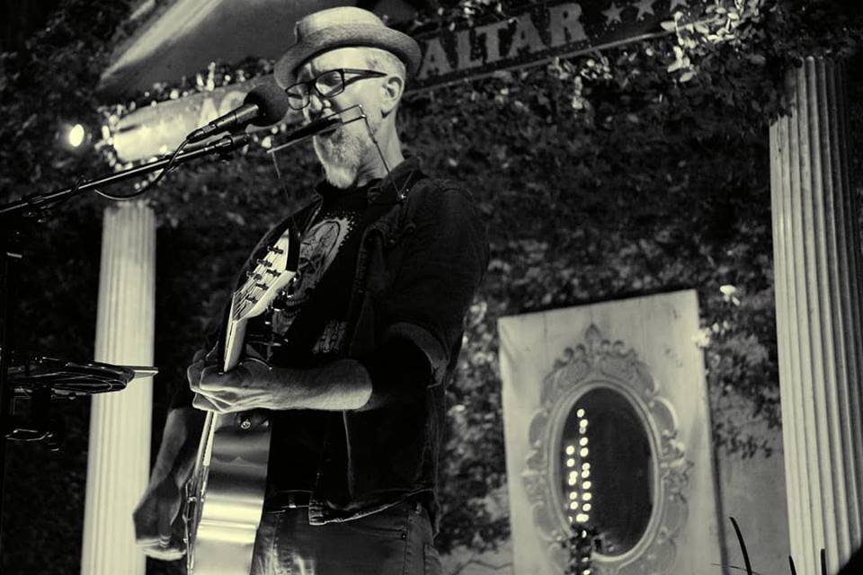 Enjoy live music from Markus Kuhlmann of Clouds &amp; Satellites at Acoustic Thursday tonight from 6-9PM! Come grab a drink and hangout in the courtyard for some fun. 🎶 

#savannahga #visitsavannah #acousticthursday #livemusic #foxyloxy #savannahact