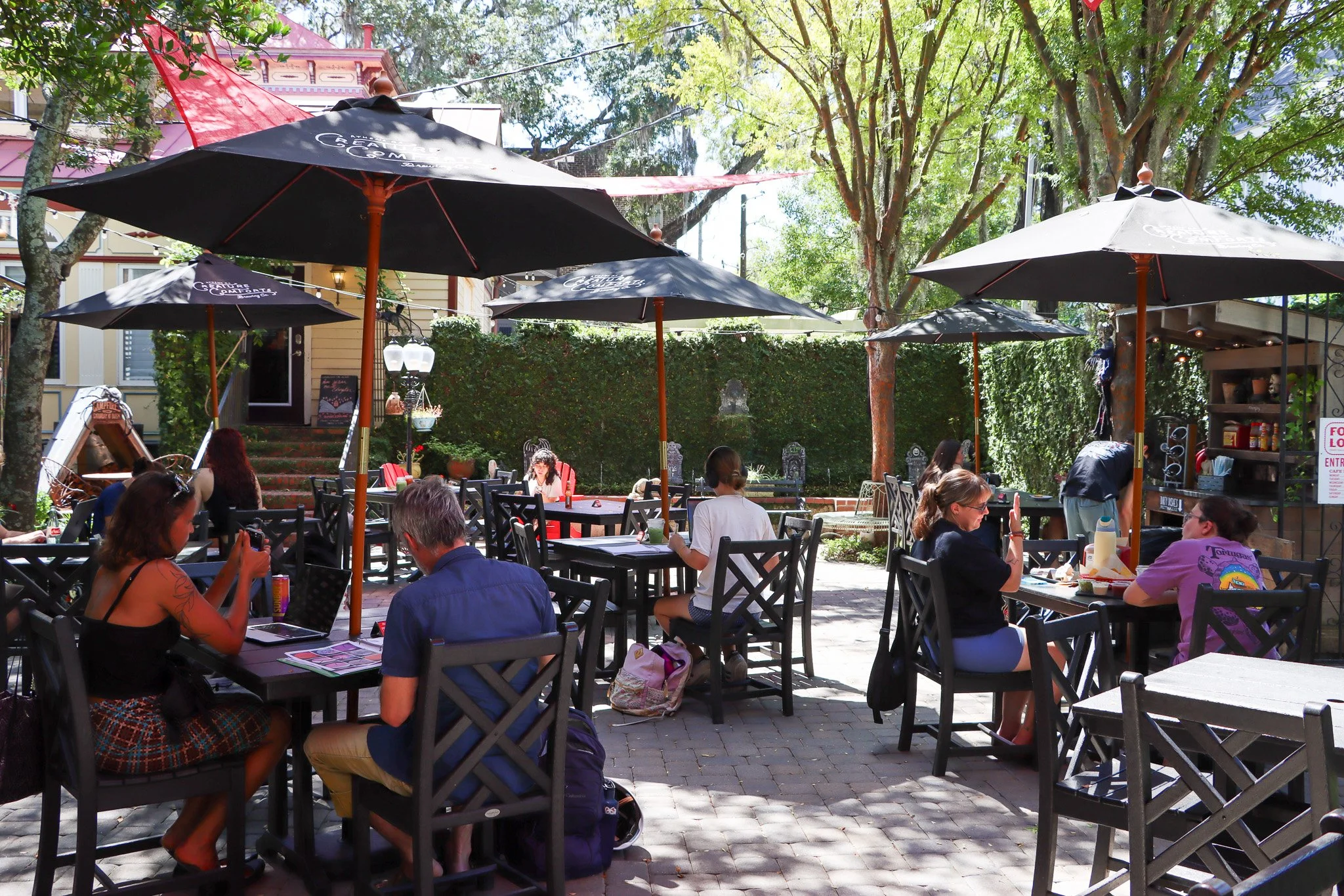 Thursday nights = courtyard vibes + live tunes 🎸 Join us from 5&ndash;8PM for a soulful set by Savannah&rsquo;s own Adam Nye. Grab a drink, find a seat, dive into some tacos! 🌮 

#LiveAtFoxy #SavannahSounds #CourtyardSessions #AcousticThursday #vis