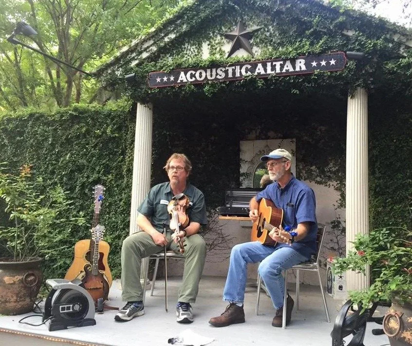🎸Live music First Friday is back at Foxy Loxy! 🎶 

Join us Friday, October 3 from 6&ndash;9 PM for a toe-tapping night with Joe Nelson &amp; James Pittman. These two bring the soul of the 1920s&ndash;1950s alive with guitar, fiddle, banjo, and mand