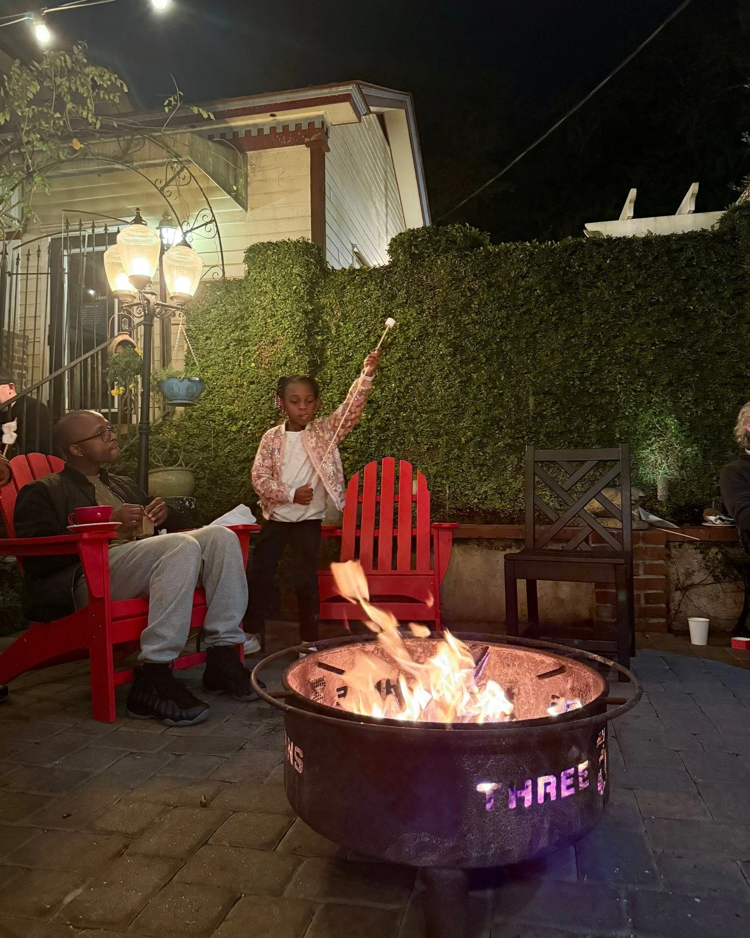 🔥🎻 LIVE MUSIC FIRE &amp; WINE 🎻🔥

Joe Nelson &amp; James Pittman | 6&ndash;9 p.m.

This Saturday, join us for roots music from the 1920s through the 1950s as Joe Nelson and James Pittman bring guitar, fiddle, banjo, and mandolin to life in our co