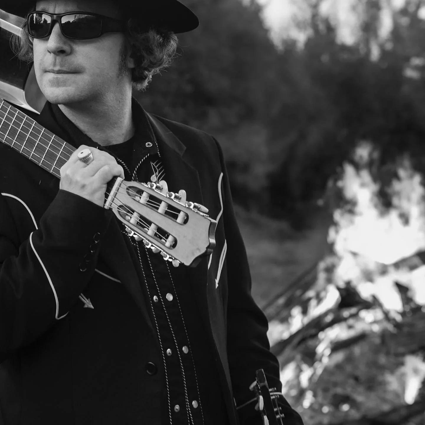 Savannah, let&rsquo;s keep the St. Paddy&rsquo;s energy going! 🍀🦊 

After the parade today, head to Foxy Loxy for great drinks, courtyard hangs, and a live set from @thetrainwrecks  that&rsquo;ll keep the celebration going strong. 🎶

Hours: 8 AM&n