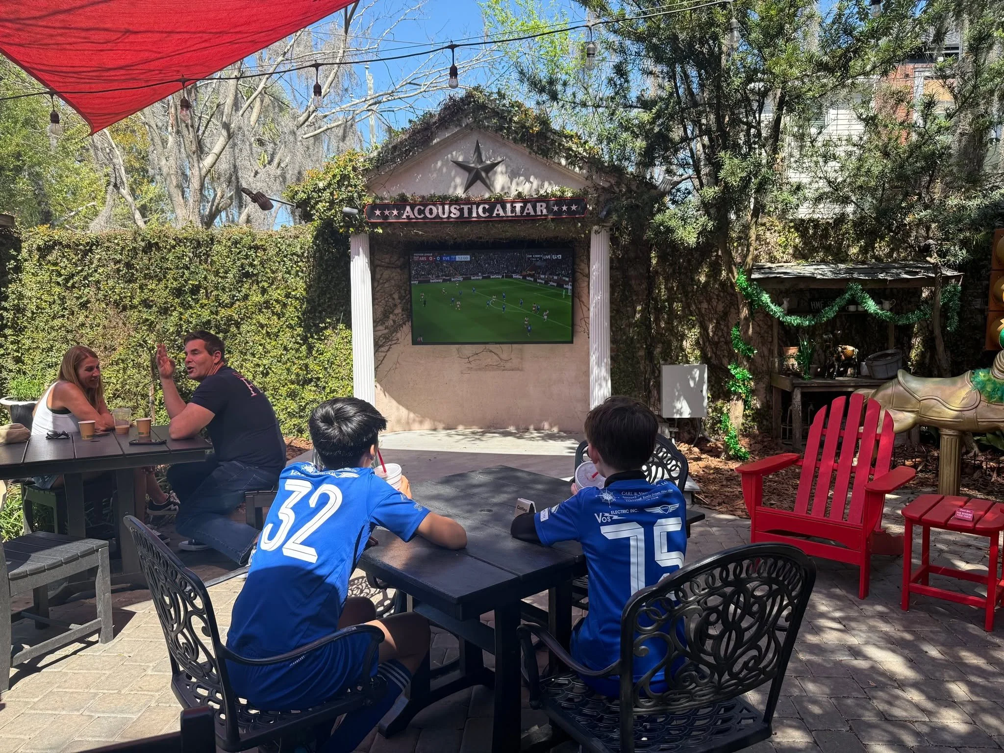 Did you hear? We&rsquo;re bringing European soccer to the courtyard! ⚽️

Catch Premier League, La Liga and the Champions League on our new courtyard TV at Foxy Loxy Caf&eacute; on Bull Street.

Matches play all week plus drinks from the Courtyard Bar