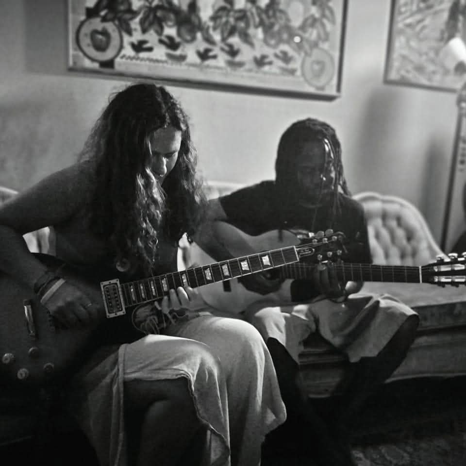 Live Music Fire &amp; Wine: Zonez
