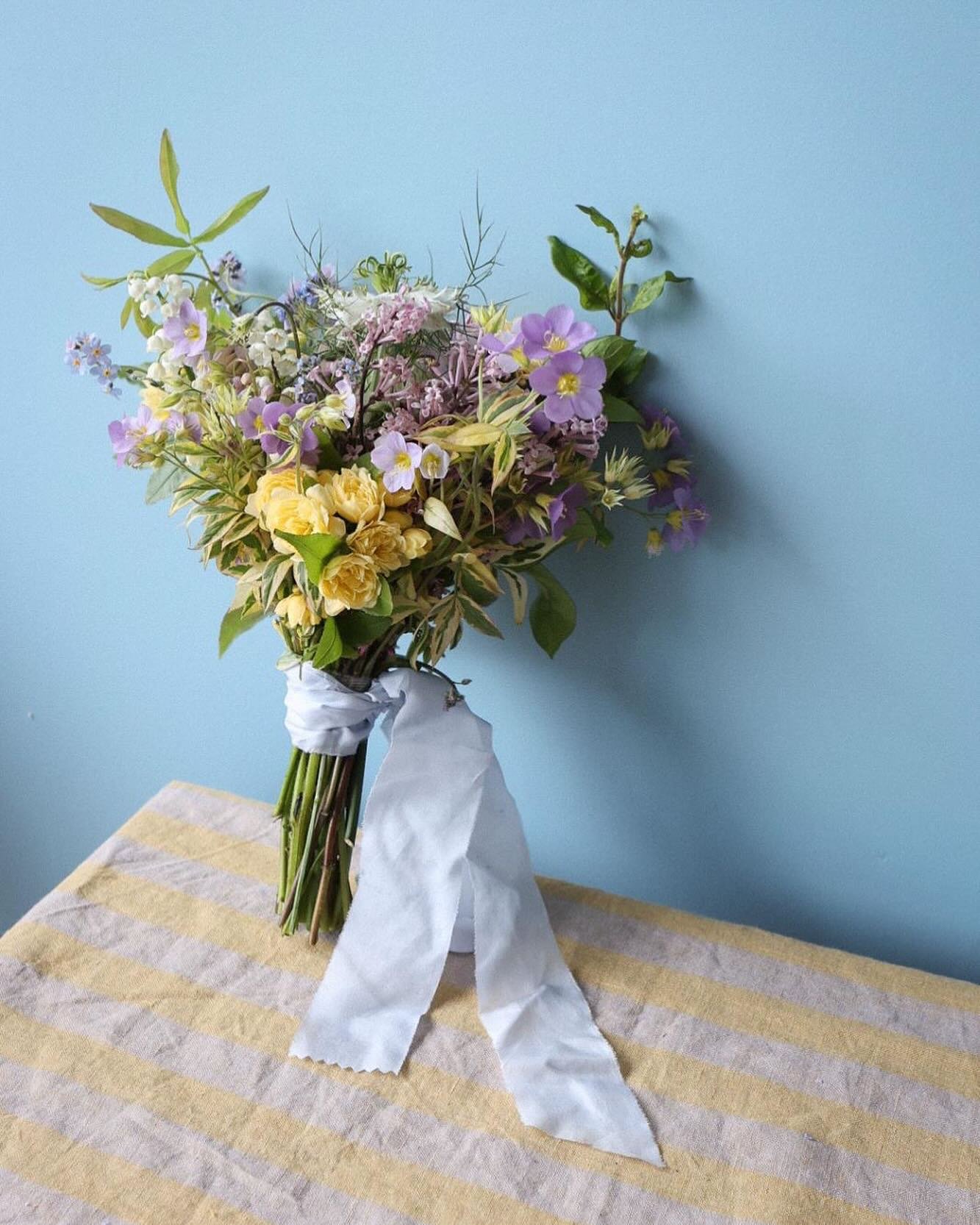 teeny tiny bridal bouquet for lovely Karin
.
#weddingflorist #flowersfromadistance #excessivelydivertedbyflowers #birminghamflorist #stirchley #theflowershopkeepers