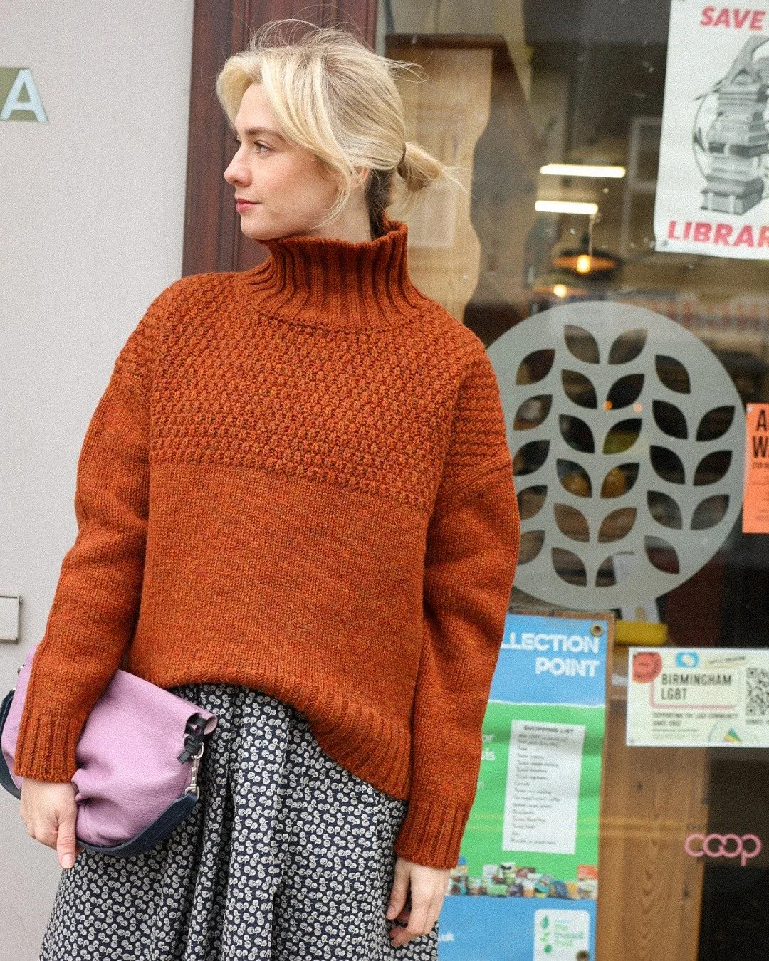 If we could wear this outfit every day we would - we love a slouchy jumper over a dress and when the quality is this good you will ooze slow fashion smugness (in a good way)
Sally wears...
Jumper - @charlknits 
Dress - @emikostudios 
Lilac wood draw